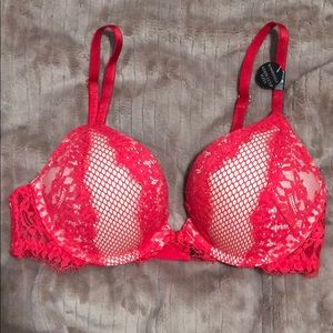Victoria Secret bombshell bra